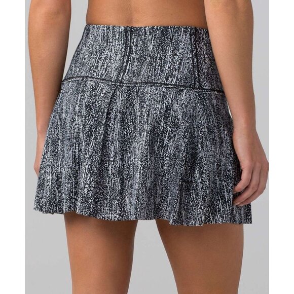 Court Princess Luxe Athleisure | Lululemon Lost In Pace Skirt | Tall 4 - Picture 3 of 10